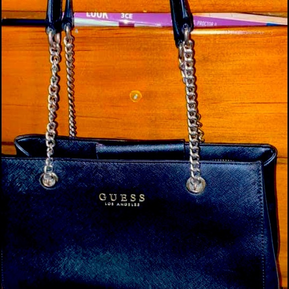 Guess bag - Picture 1 of 2